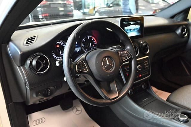 Usata Mercedes GLA180 Executive 109 CV (80 kW) 2019 Bianco SUV