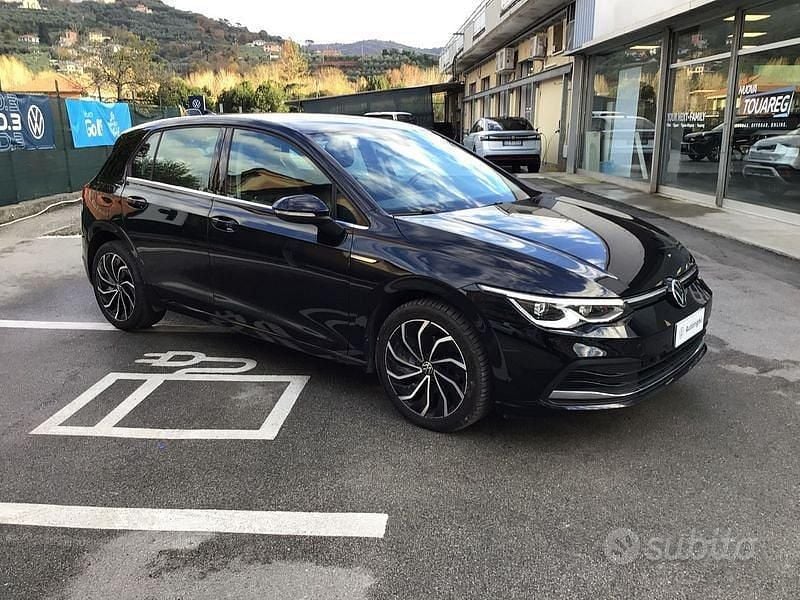 Usata VW Golf VII Style 116 CV (85 kW) 2021 Nero Utilitaria