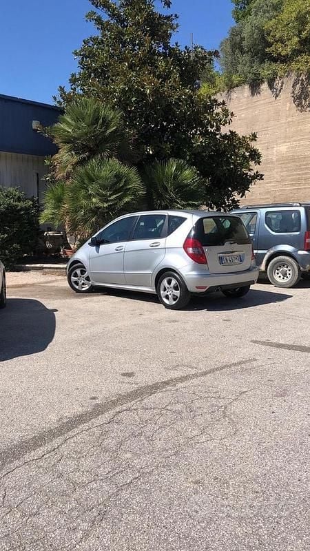Usata Mercedes A180 109 CV (80 kW) 2011 Grigio Berlina
