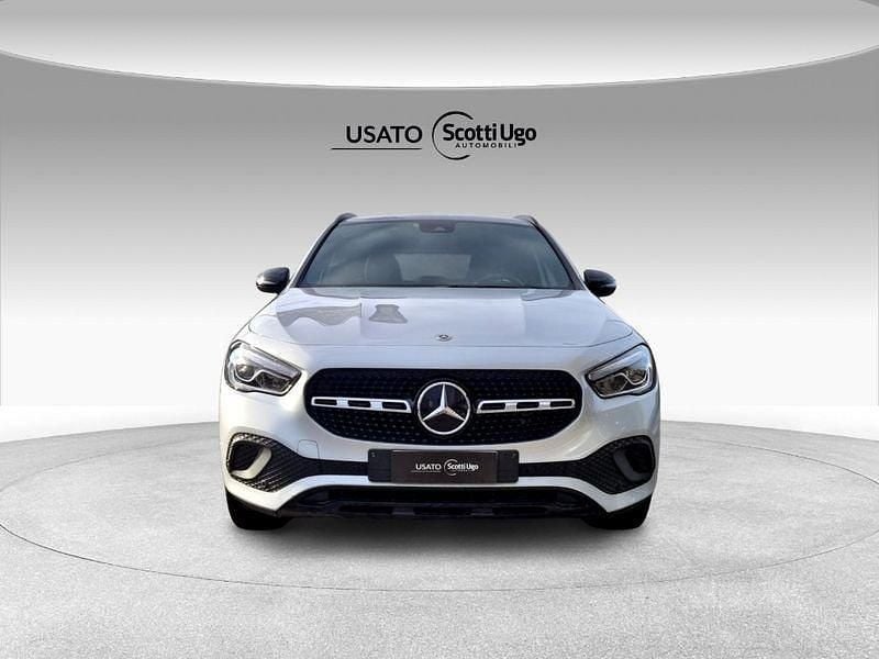 Usata Mercedes GLA200 150 CV (110 kW) 2021 Argento SUV