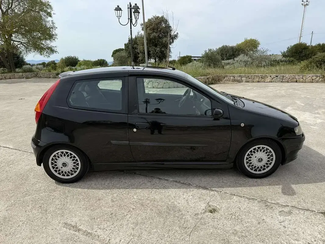 Usata Fiat Punto 131 CV (96 kW) 2001 Utilitaria