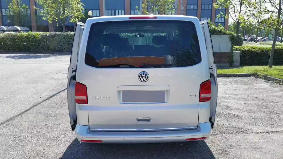 Usata VW Multivan Highline 140 CV (102 kW) 2013 Grigio Monovolume