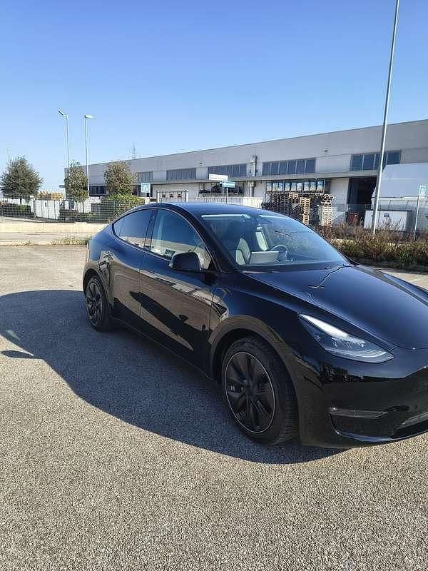 Usata Tesla Model Y 155 kW (211 CV) 2023 SUV