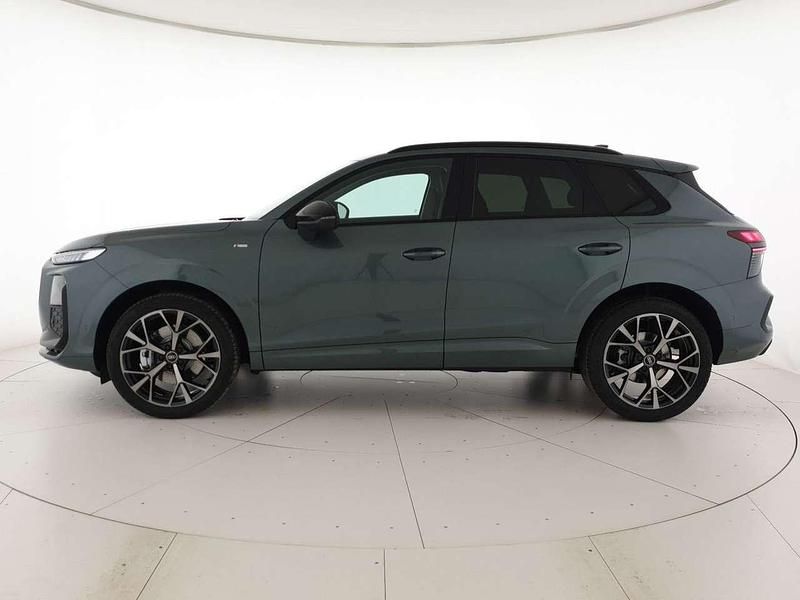 Nuova Audi Q3 S-Line 150 CV (110 kW) 2026 Verde salvia metallizzato SUV