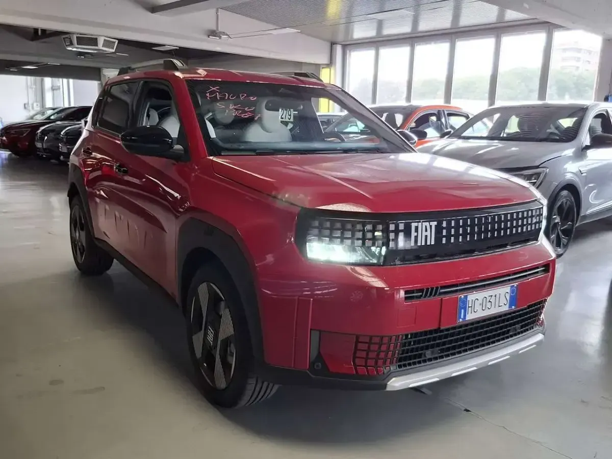 Usata Fiat Grande Panda La Prima 101 CV (74 kW) 2026 Other Utilitaria