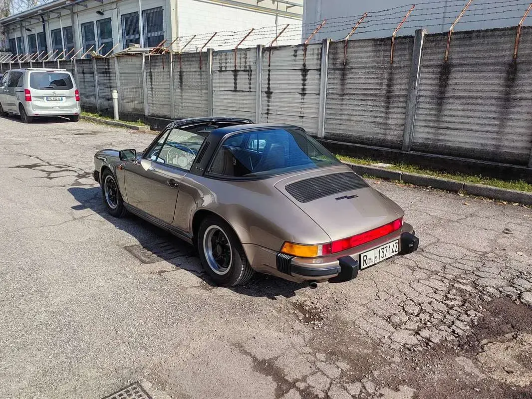 Usata Porsche 930 204 CV (150 kW) 1983 Oro Berlina
