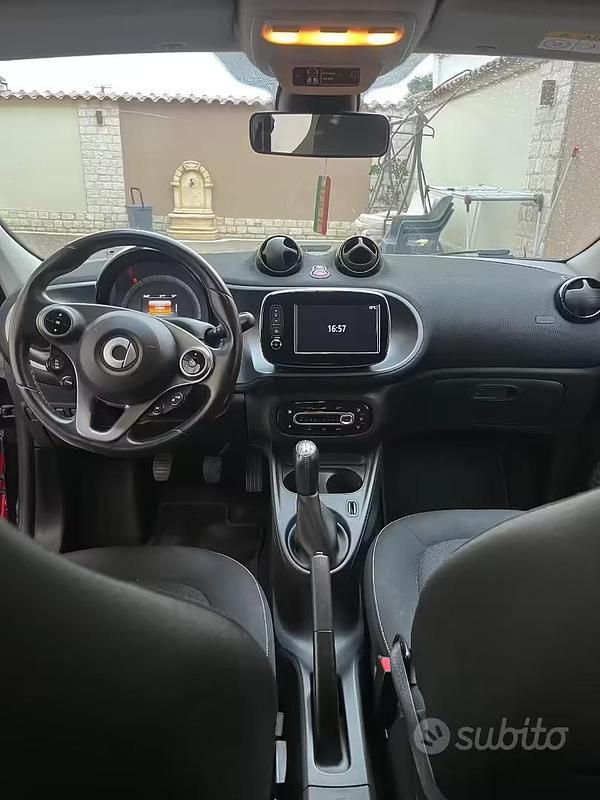 Usata Smart ForFour 2017 Rosso Utilitaria