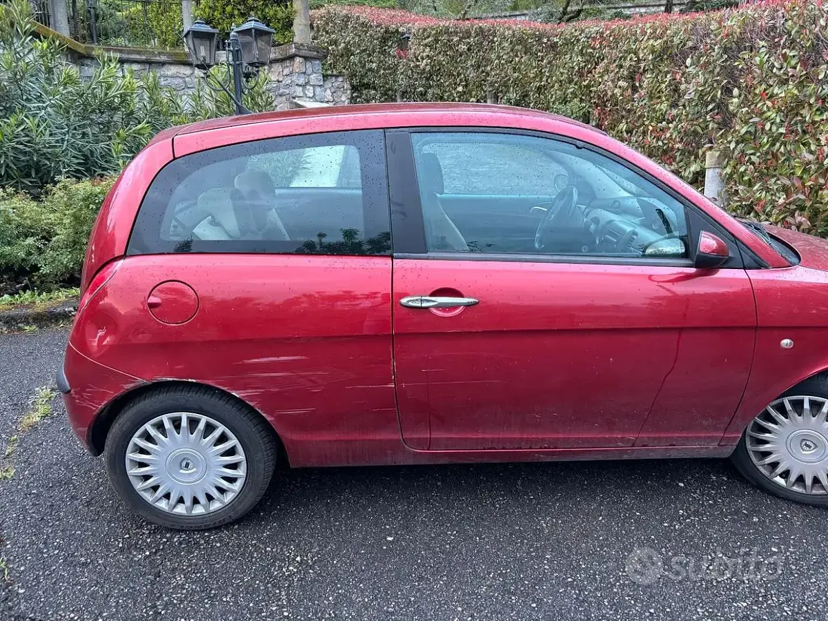 Usata Lancia Ypsilon 69 CV (50 kW) 2004 Utilitaria