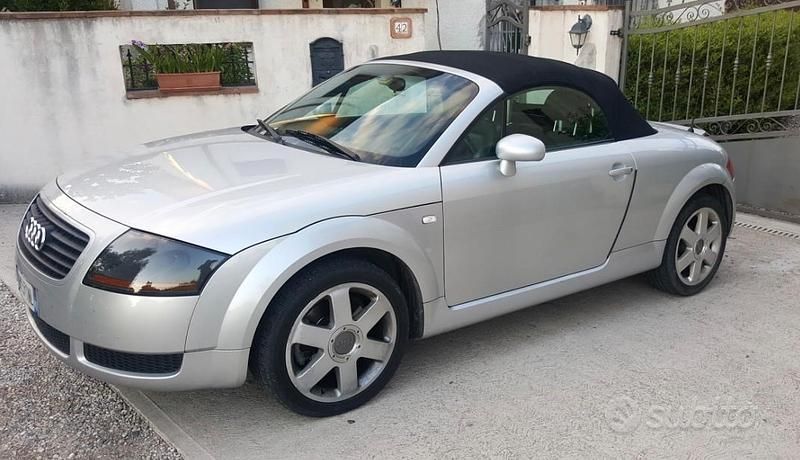 Usata Audi TT Roadster 179 CV (131 kW) 2000 Grigio Cabrio