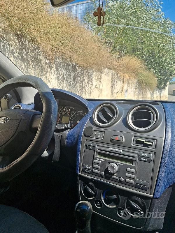 Usata Ford Fiesta 80 CV (58 kW) 2007 Blu Utilitaria