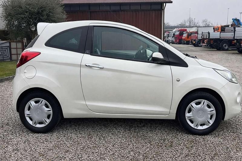 Usata Ford Ka Titanium 69 CV (50 kW) 2011 Bianco Berlina