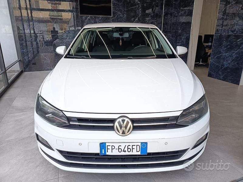 Usata VW Polo Trendline 90 CV (66 kW) 2018 Grigio scuro Berlina