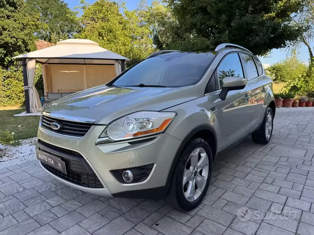 Usata Ford Kuga Titanium 163 CV (119 kW) 2010 Beige SUV