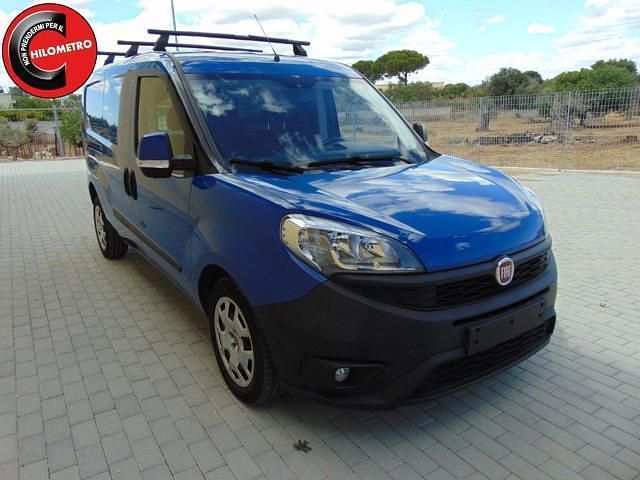 Usata Fiat Doblò 105 CV (77 kW) 2018 Blu Monovolume