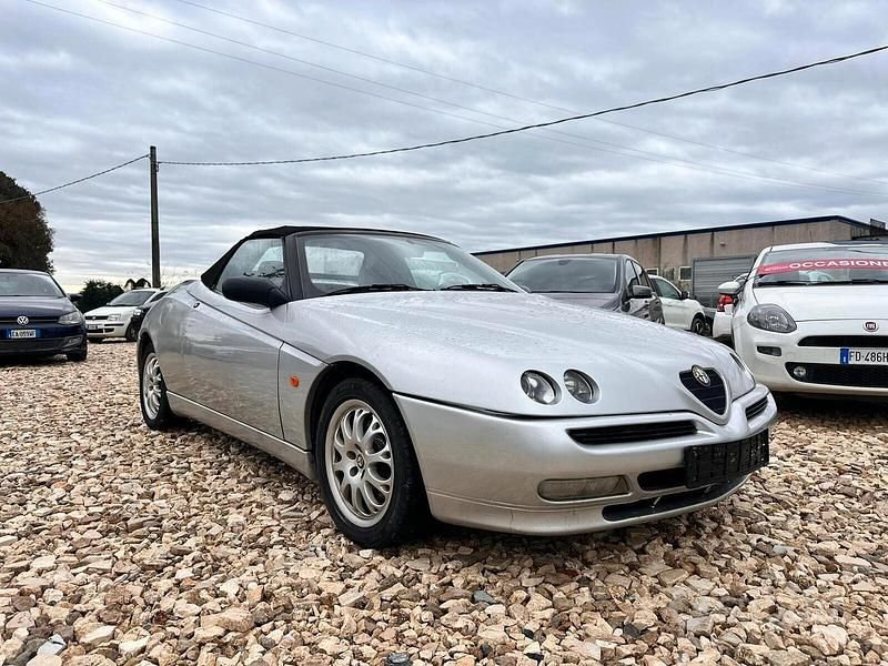 Usata Alfa Romeo Spider 149 CV (109 kW) 1997 Grigio Cabrio