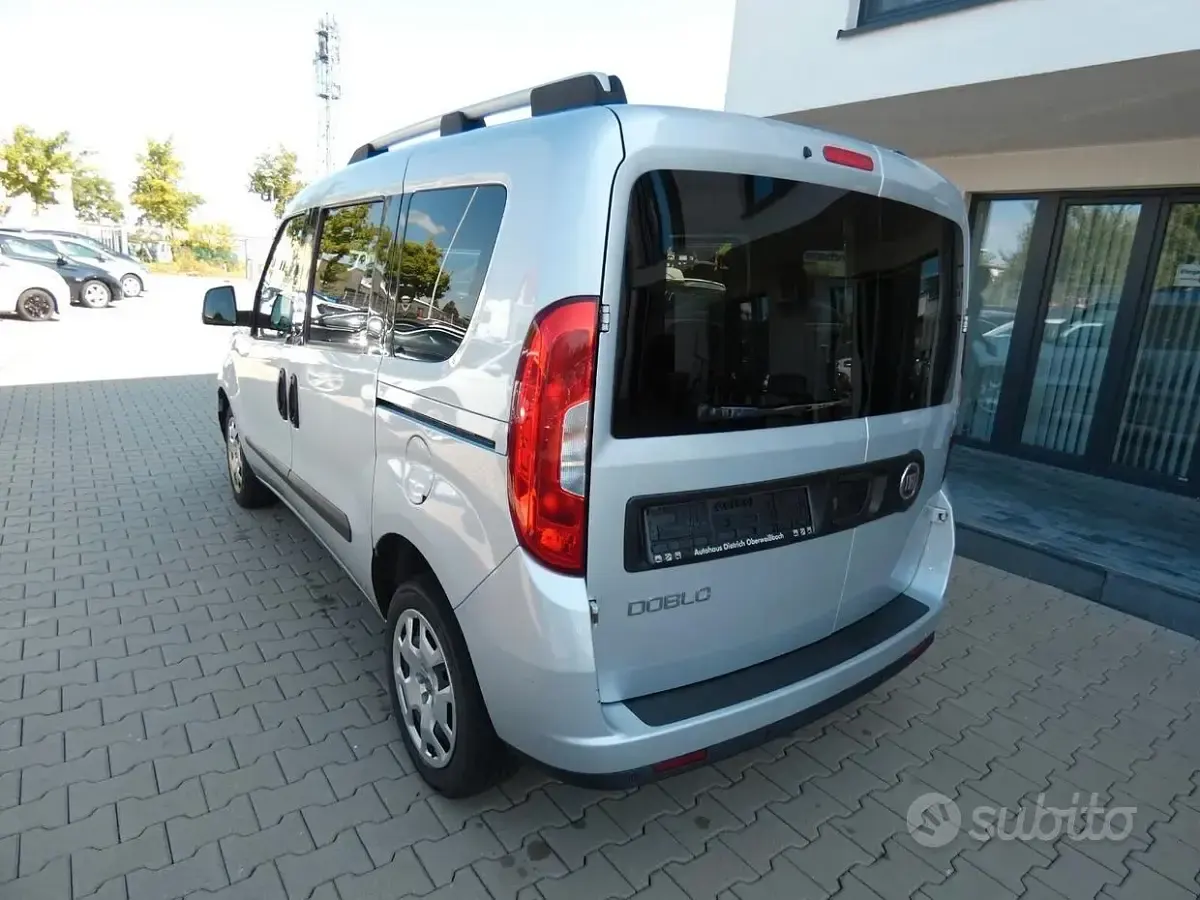 Usata Fiat Doblò 95 CV (69 kW) 2015 Grigio Monovolume