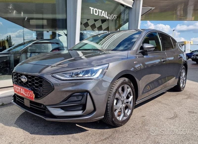 Antracite metallizzato Usata 2023 Ford Focus ST-Line Berlina | 18.900 € (Buon prezzo) - Immagine 1/4