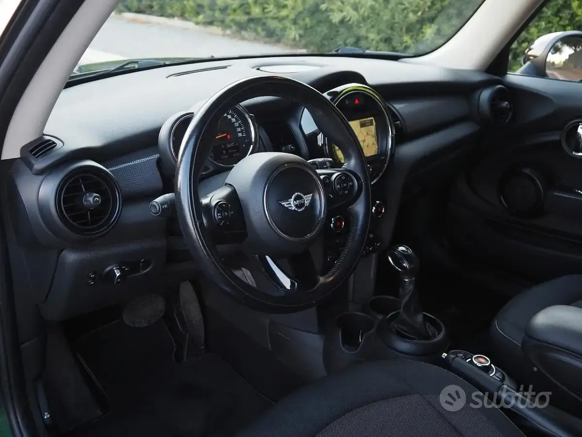 Usata Mini Cooper Hype 116 CV (85 kW) 2017 Verde Utilitaria