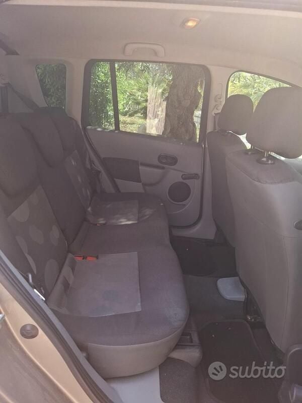 Grigio Usata 2008 Renault Modus Monovolume | 2900 € (Buon prezzo) - Immagine 1/4