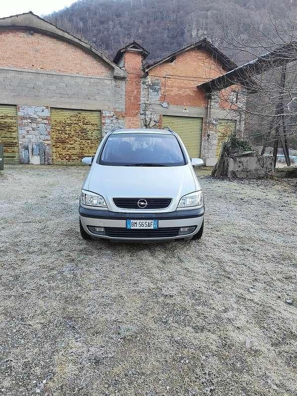 Usata Opel Zafira Elegance 125 CV (91 kW) 2003 Monovolume