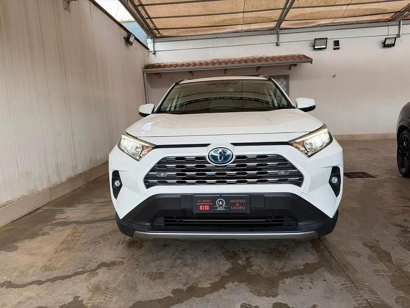 Usata Toyota RAV4 Hybrid Active 178 CV (130 kW) 2024 Bianco SUV