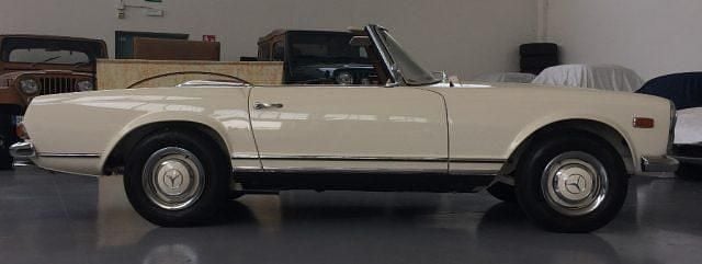Usata Mercedes 230 150 CV (110 kW) 1966 Beige Cabrio