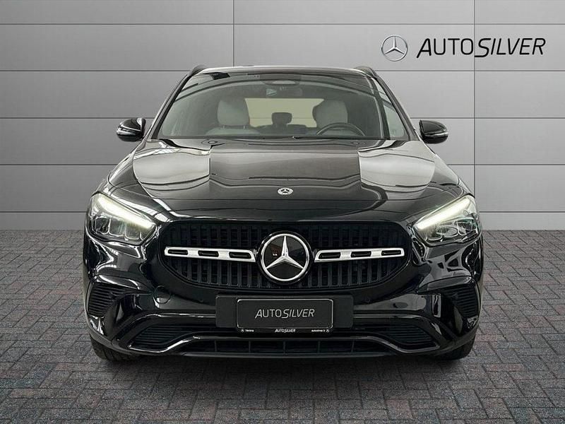 Usata Mercedes GLA200 Advanced Plus 150 CV (110 kW) 2024 Nero / pastello SUV