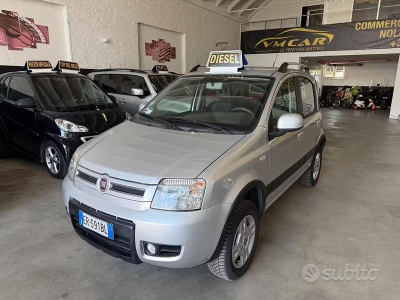 Usata Fiat Panda 4x4 Climbing 74 CV (54 kW) 2013 Grigio Utilitaria