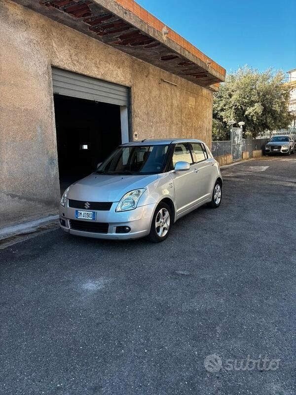 Usata 2007 Suzuki Swift Due volumi | 2300 € (Ottimo prezzo) - Immagine 1/4