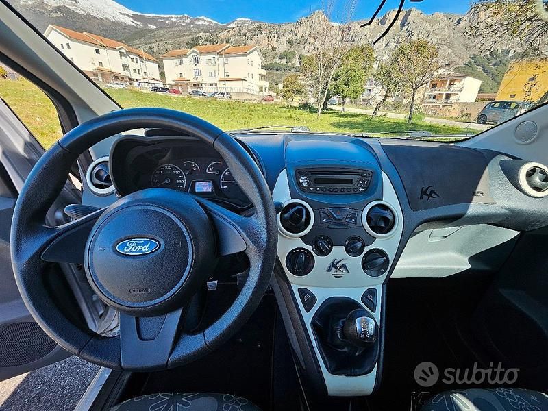 Occasion Ford Ka 75 ch (55 kW) 2010 Gris Berline