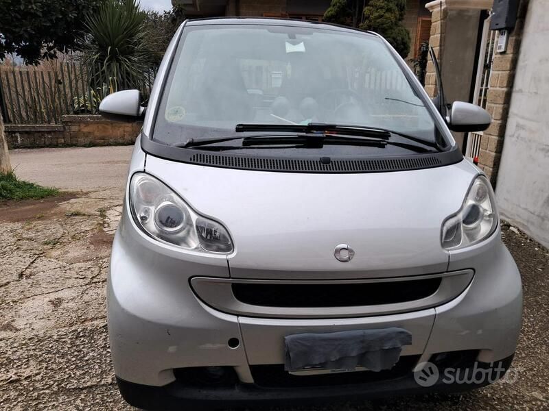 Argento Usata 2008 Smart ForTwo Coupé Passion Due volumi | 6300 € (Cara) - Immagine 1/4