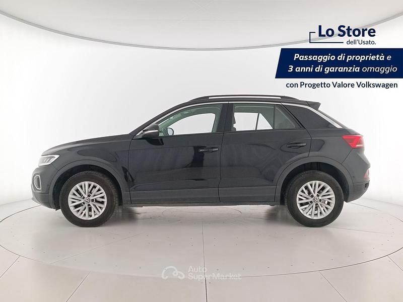 Usata VW T-Roc Life 110 CV (80 kW) 2023 Deep black perlato SUV