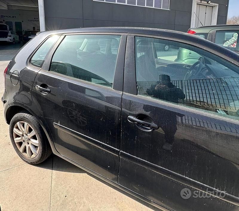 Usata VW Polo Sportline 101 CV (74 kW) 2007 Nero Utilitaria