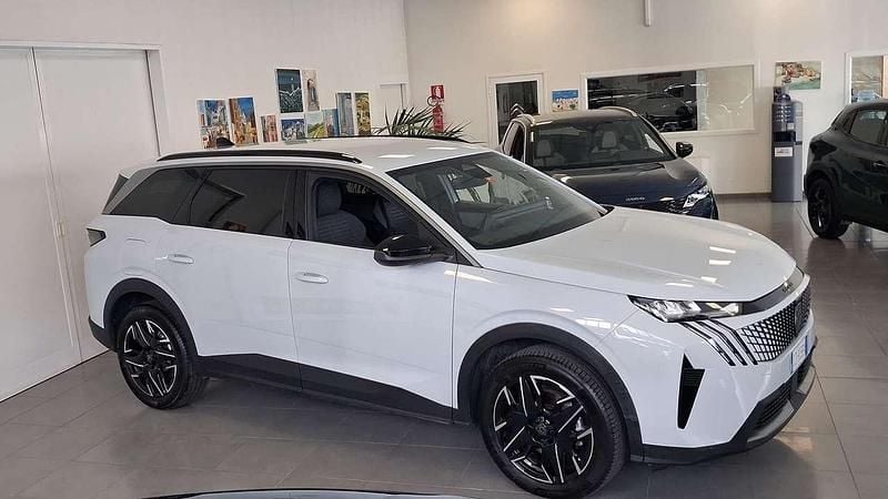 Usata Peugeot 5008 Allure 136 CV (100 kW) 2025 Bianco SUV