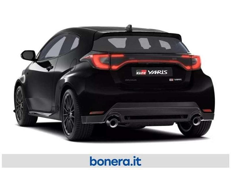 Nuova Toyota Yaris 280 CV (205 kW) 2026 Precious black Utilitaria