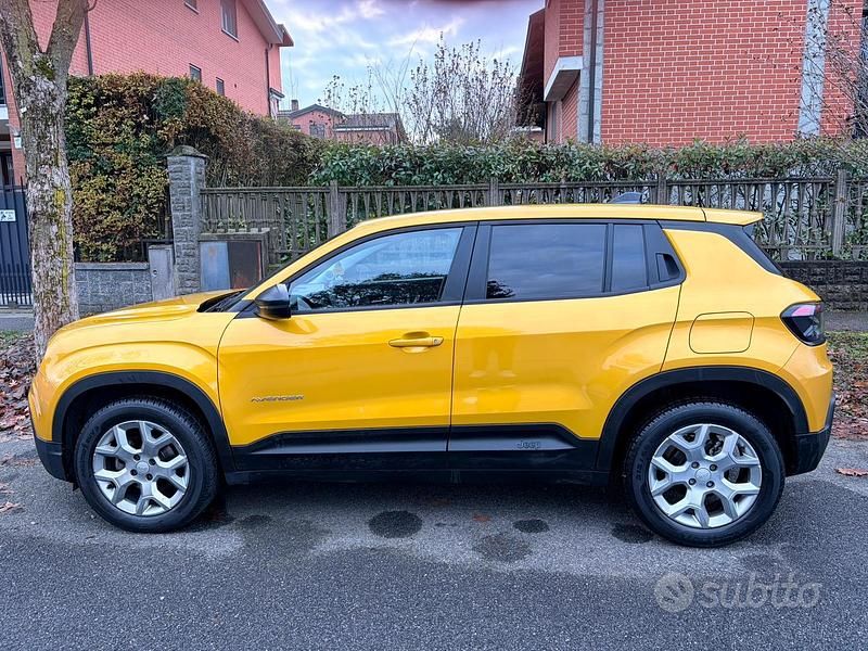 Giallo Usata 2023 Jeep Avenger SUV | 17.000 € (Super prezzo) - Immagine 1/4