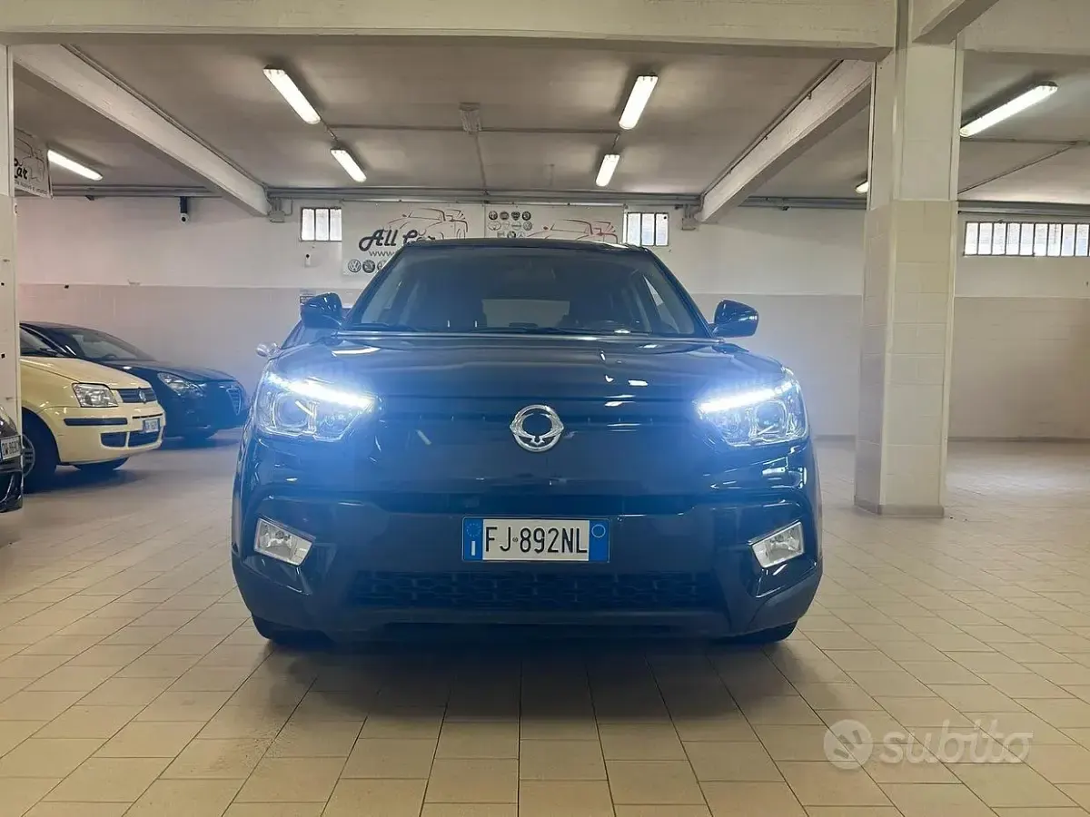Usata SsangYong Tivoli 116 CV (85 kW) 2017 Nero SUV