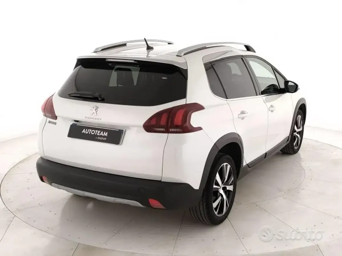 Usata Peugeot 2008 Allure 110 CV (80 kW) 2016 Bianco SUV