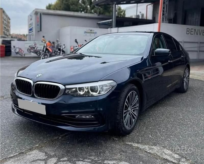 Usata BMW 520 Sport Line 195 CV (143 kW) 2019 Blu Berlina