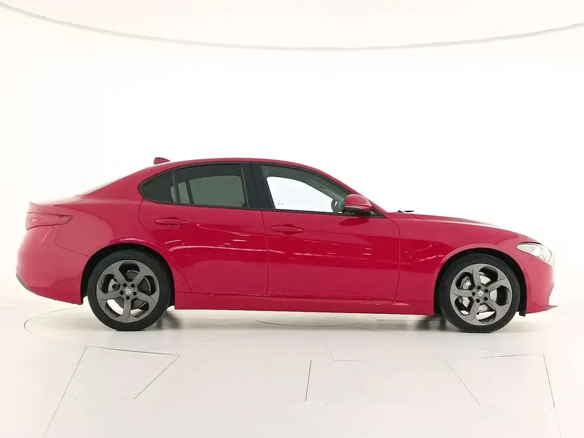 Usata Alfa Romeo Giulia Super 160 CV (117 kW) 2020 Rosso alfa Berlina
