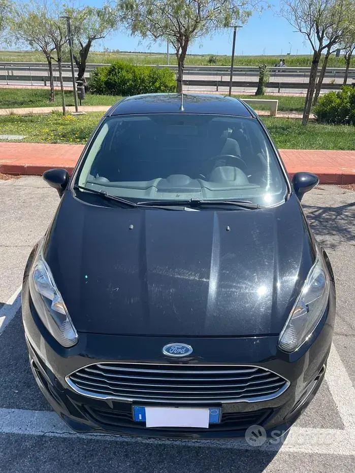 Usata Ford Fiesta Titanium 75 CV (55 kW) 2015 Nero Utilitaria