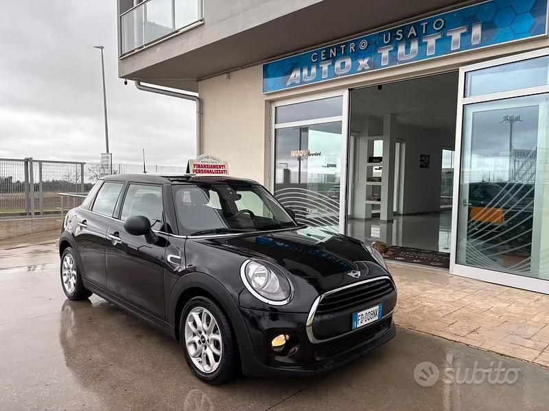 Usata Mini One D Hype 95 CV (69 kW) 2016 Nero Utilitaria