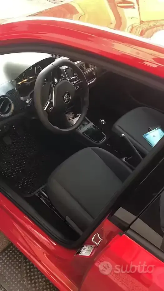 Usata VW up! 60 CV (44 kW) 2019 Rosso Utilitaria