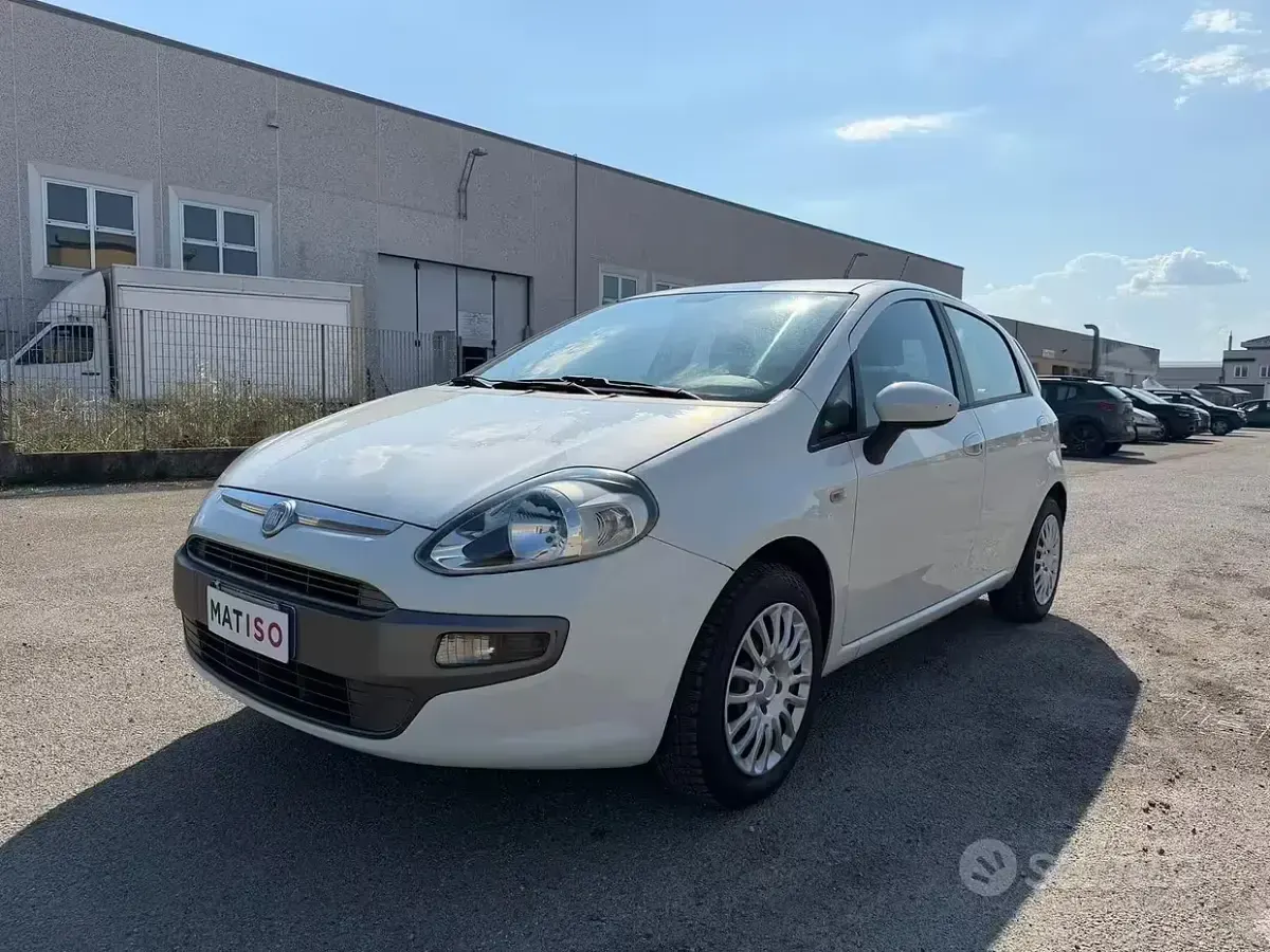 Usata Fiat Punto Evo Dynamic 65 CV (47 kW) 2009 Bianco Utilitaria
