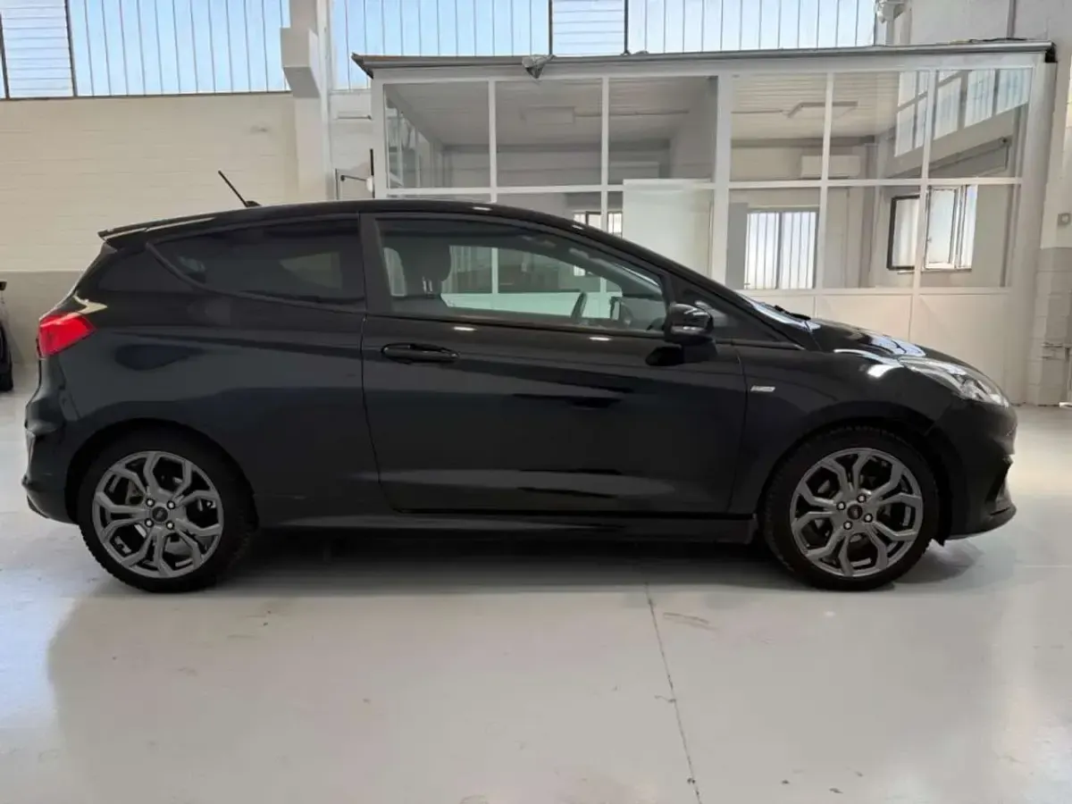 Usata Ford Fiesta ST-Line 86 CV (63 kW) 2018 Nero Utilitaria