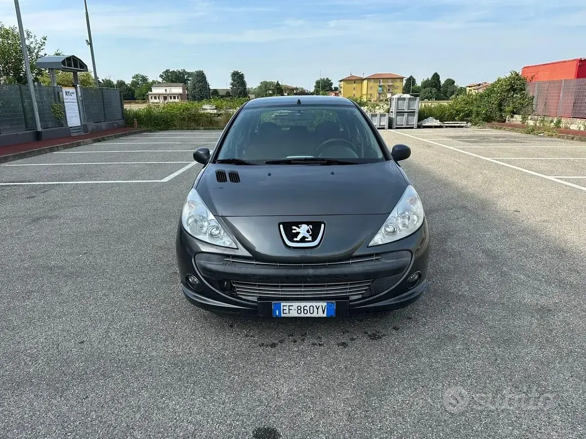 Usata Peugeot 206+ 68 CV (50 kW) 2011 Utilitaria