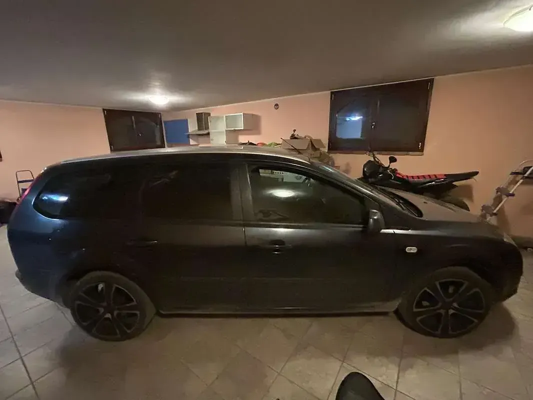 Usata Ford Focus Style 90 CV (66 kW) 2006 Blu Station wagon