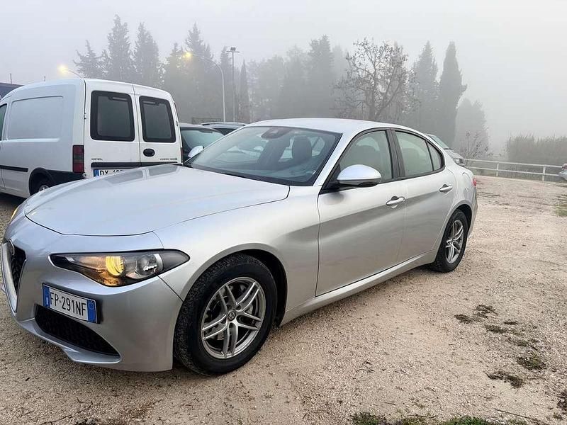 Usata Alfa Romeo Giulia Business Launch Edition 150 CV (110 kW) 2018 Grigio Berlina