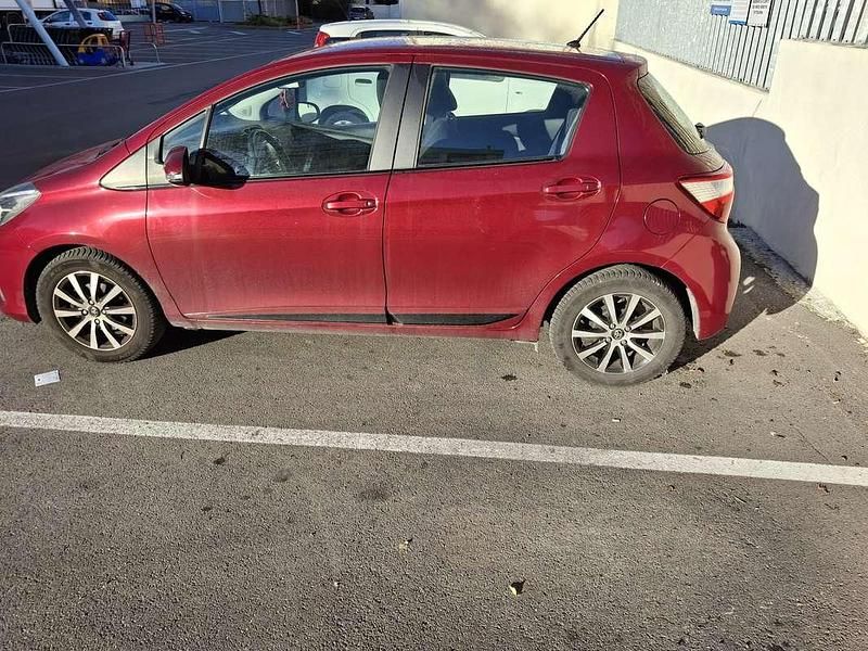 Usata Toyota Yaris Active 69 CV (50 kW) 2017 Berlina