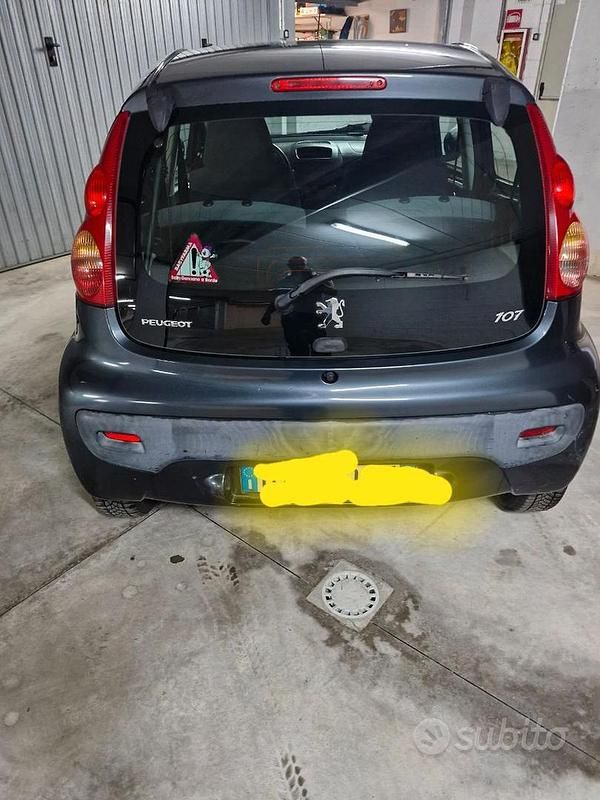 Usata Peugeot 107 68 CV (50 kW) 2009 Grigio Utilitaria
